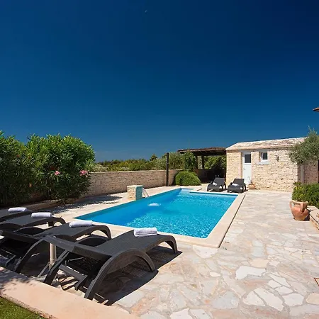 Villa Villa Branka *